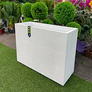 אדנית צרפתית מעוצבת וגבוהה עם טקסטורה בגוון לבן אדנית צרפתית מעוצבת וגבוהה עם טקסטורה בגוון לבן